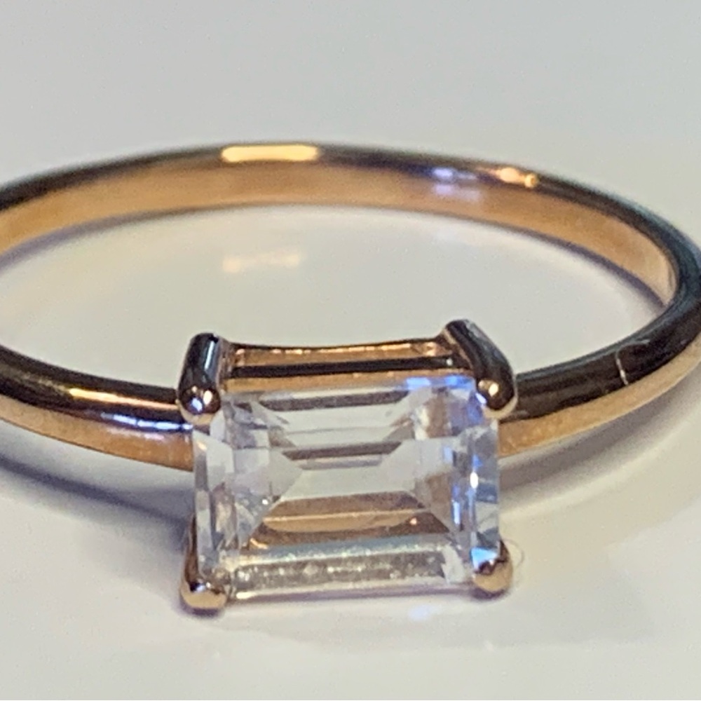 10kt Rose Gold Spinel Clear Gemstone 💎 Women's Ring! Stunning!